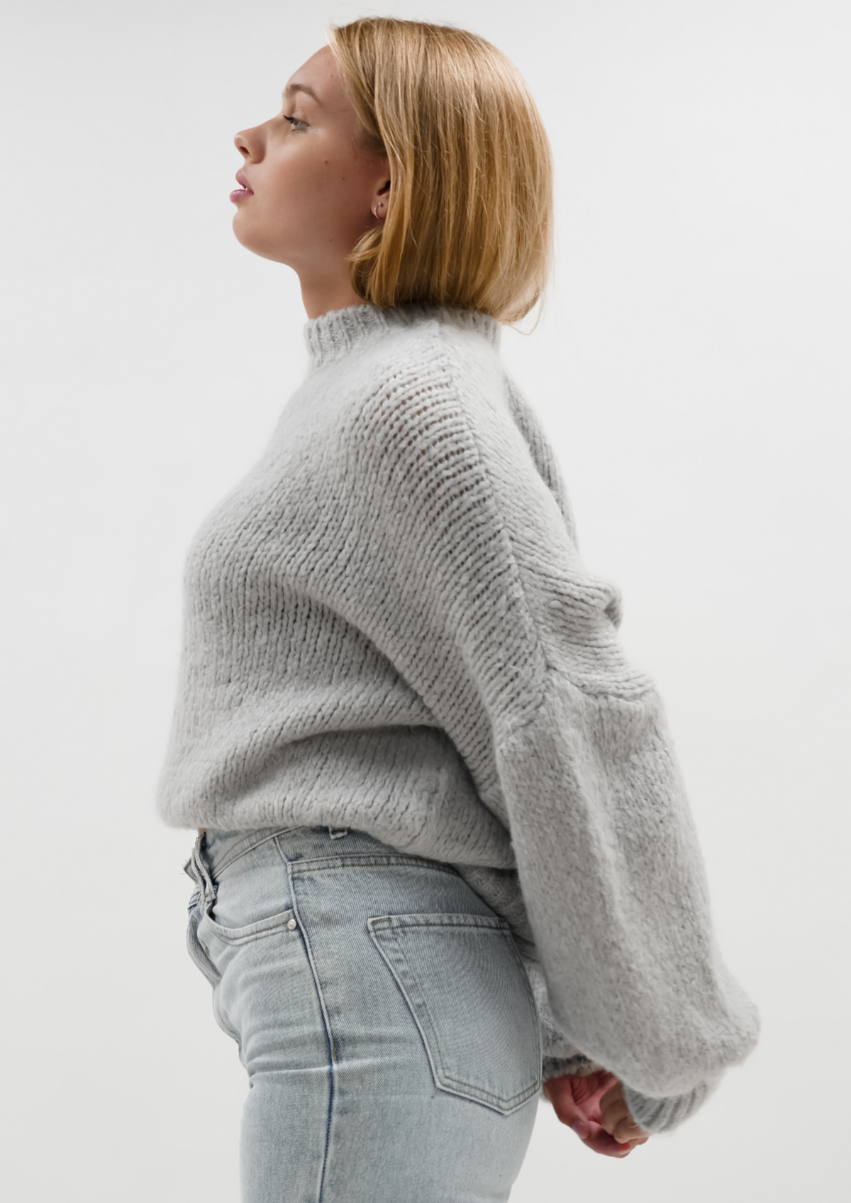 Knitted sweater light grey (tall)