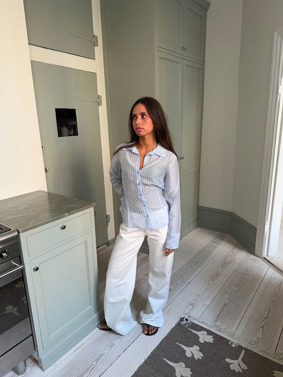 Alberte fitted shirt with stripes – Blue/white