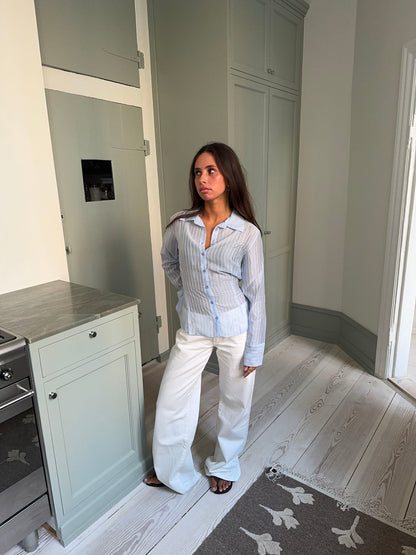 Alberte fitted shirt with stripes – Blue/white