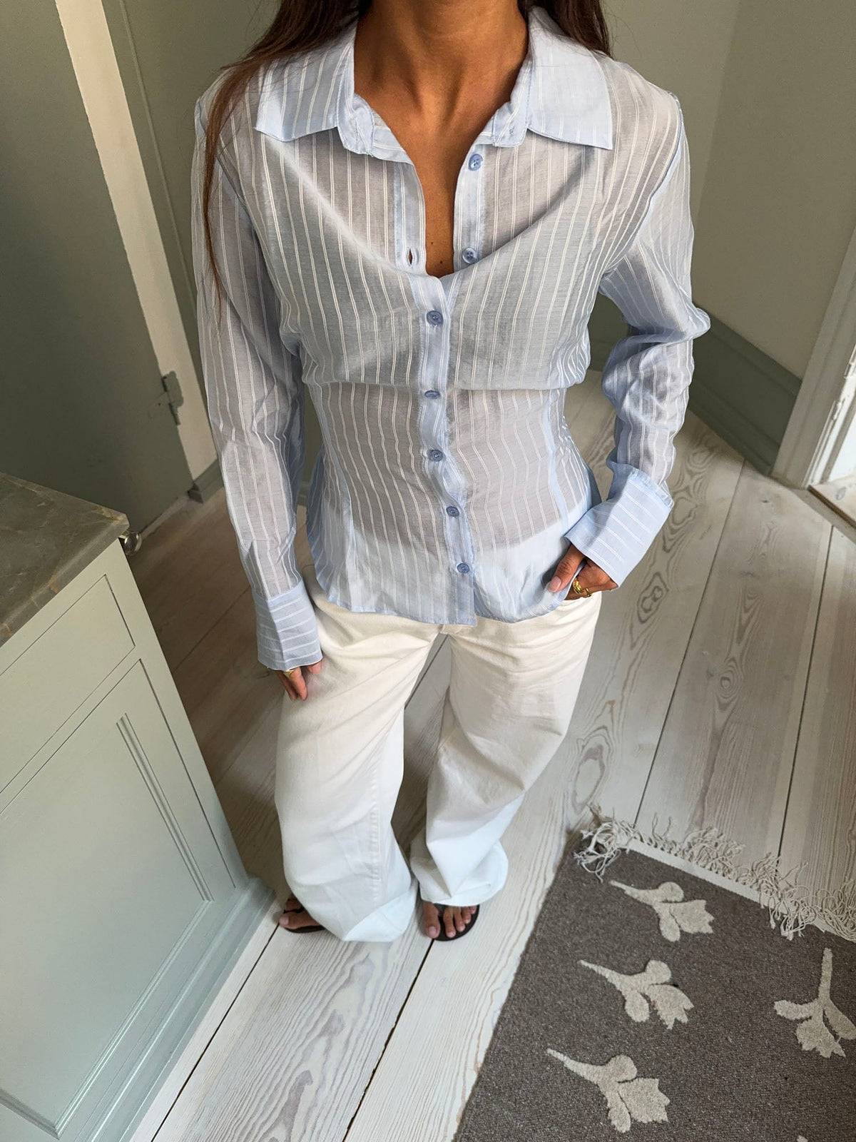 Alberte fitted shirt with stripes – Blue/white