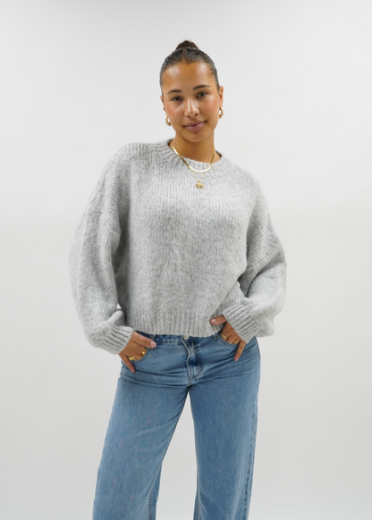 Knitted sweater light grey (tall)