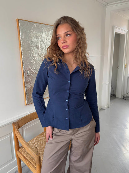 Alberte fitted shirt – Navy