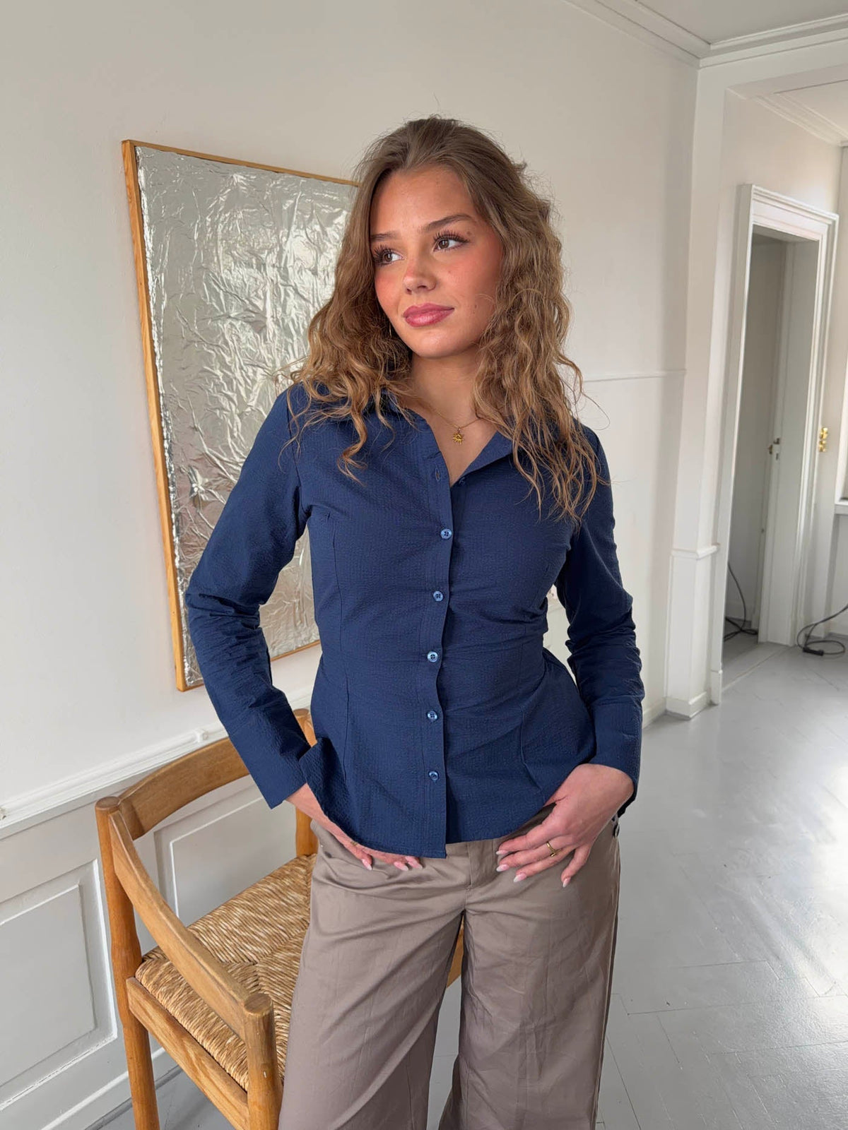 Alberte fitted shirt – Navy
