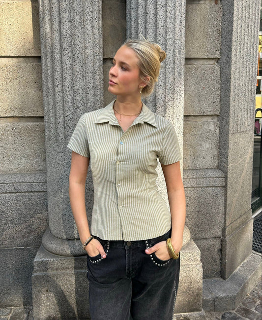 Josephine fitted shirt with short sleeves - Green/white