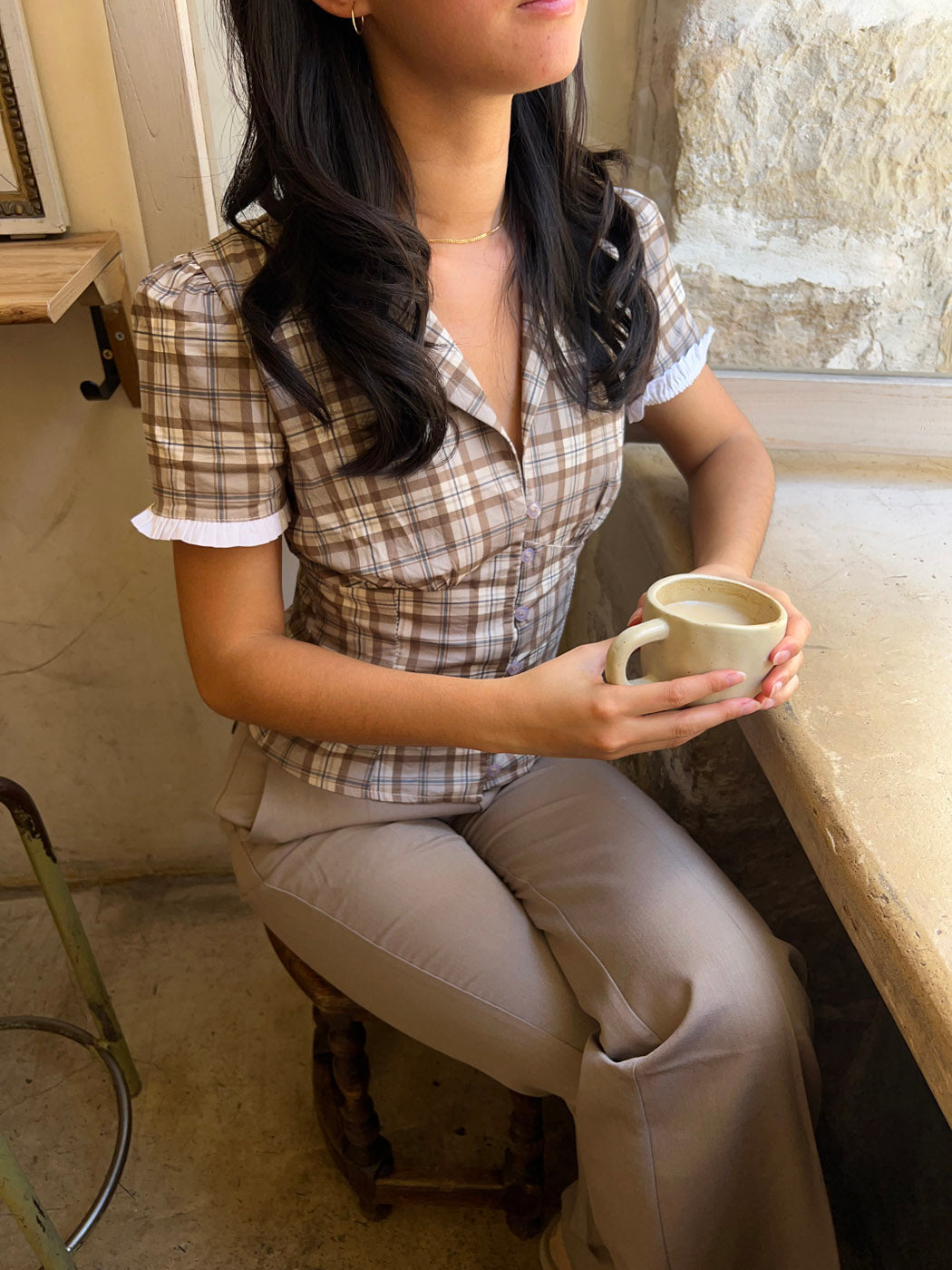 Kassandra fitted checkered shirt – Light brown/white